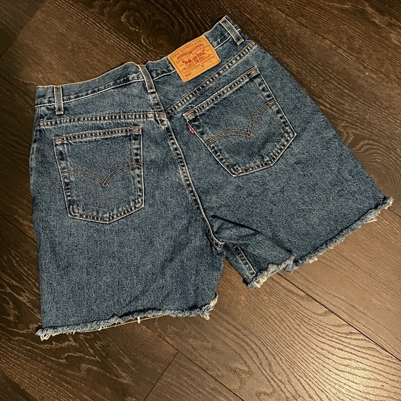 Levi's Light Blue Frayed Hem Jean Shorts - Picture 3 of 7